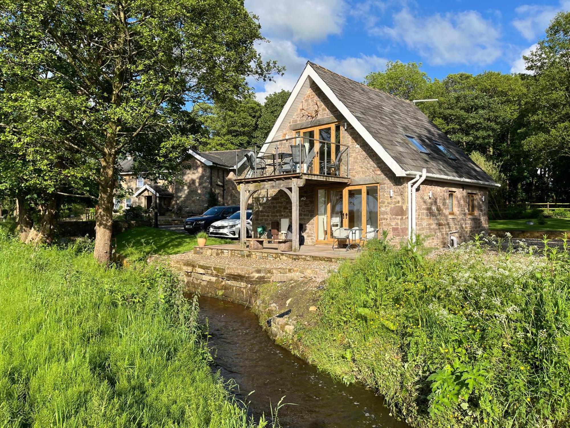 Cosy Alpine Cottage In The Heart Of Lancashire Catterall Bagian luar foto